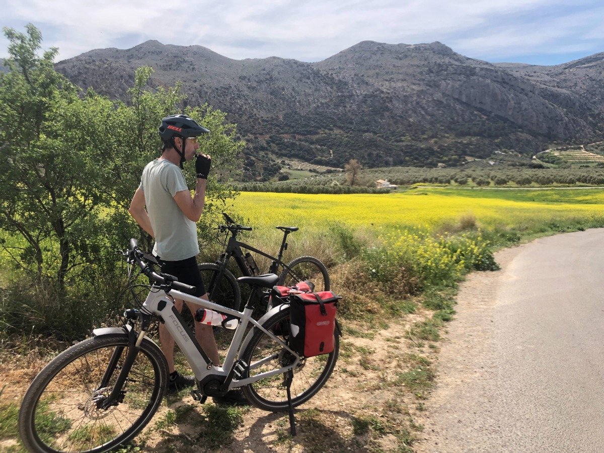 Fietsen met elektrische mountainbike in Andalusië