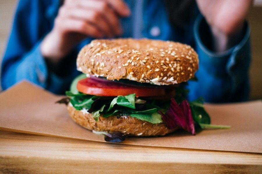 nourriture végétalienne et burger végétalien casa valle de oro