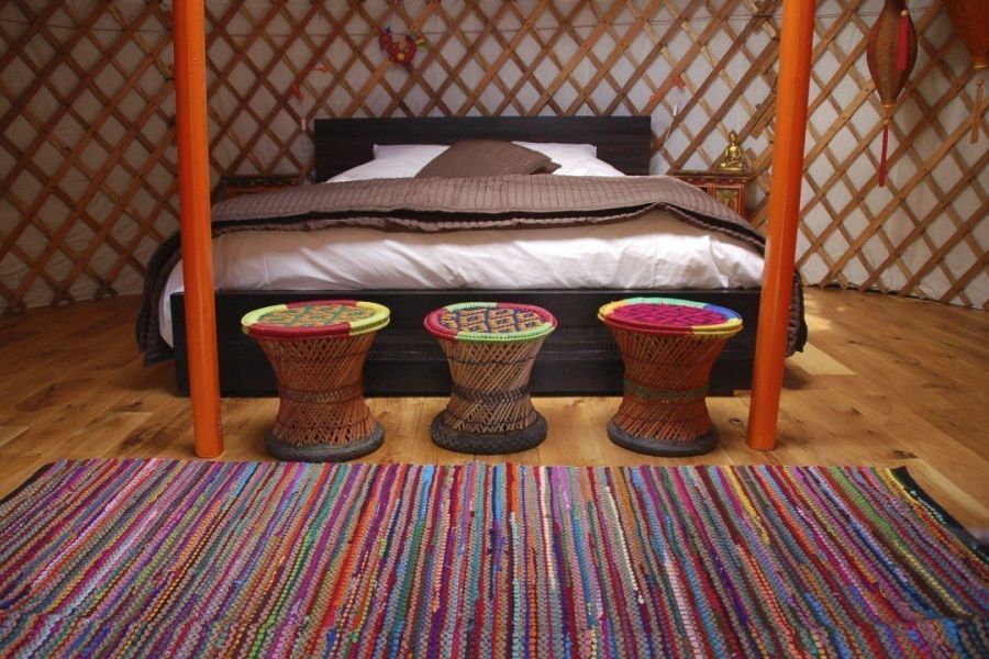 Comfortabel bed in luxe yurt bij B&B Casa Valle de Oro